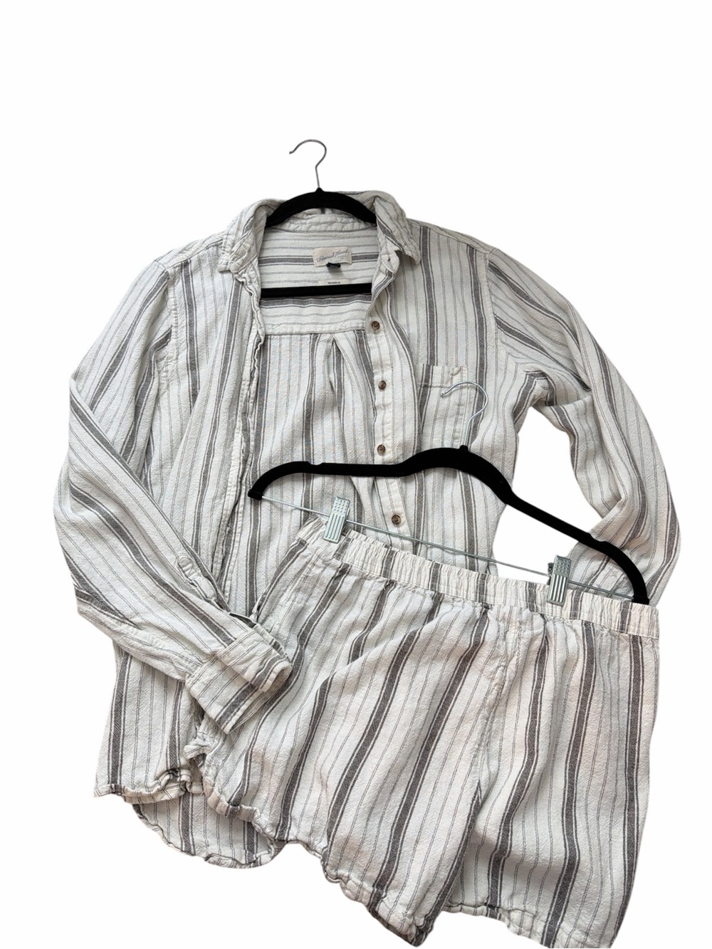 Universal Thread 2 piece set